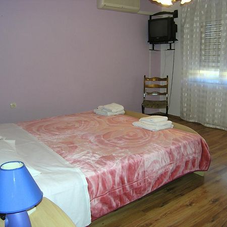 Apartment Julija Кърк Екстериор снимка