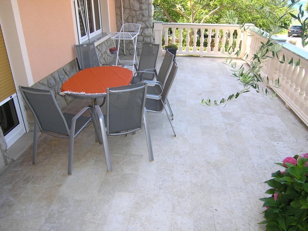 Apartment Julija Кърк Екстериор снимка